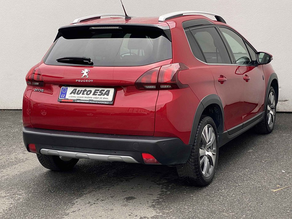 Peugeot 2008 1.2 PT Crossway