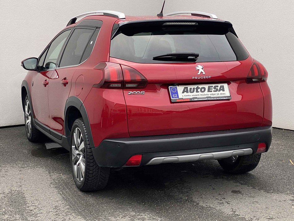 Peugeot 2008 1.2 PT Crossway