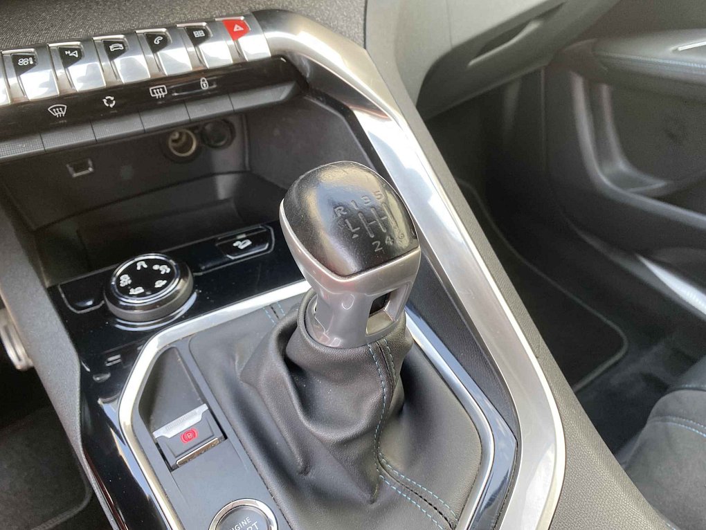 Peugeot 3008 1.2PT Crossway