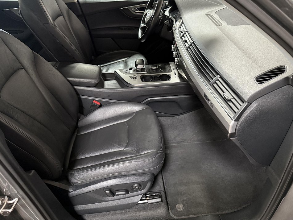 Audi Q7 3.0TDi  Quattro