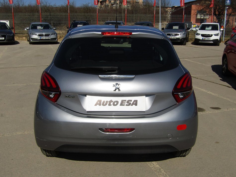 Peugeot 208 1.2 PT 