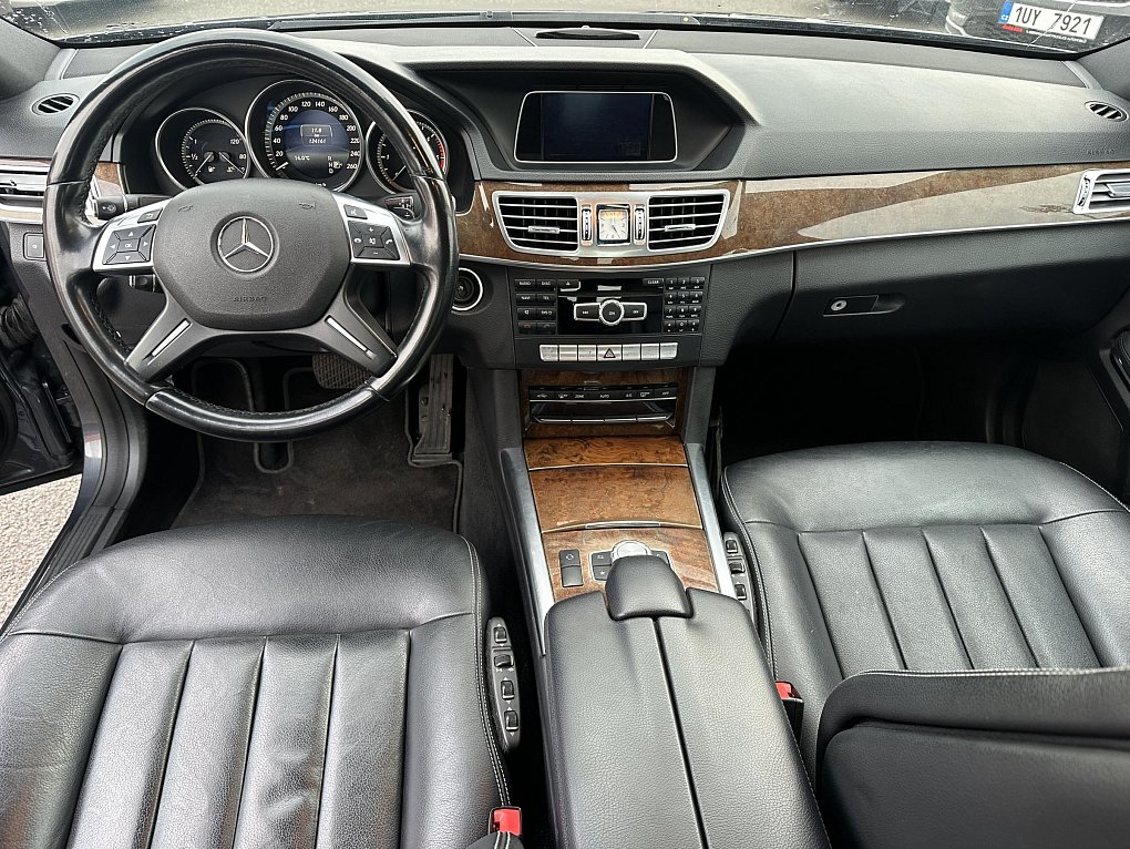 Mercedes-Benz Třída E 2.2CDi 