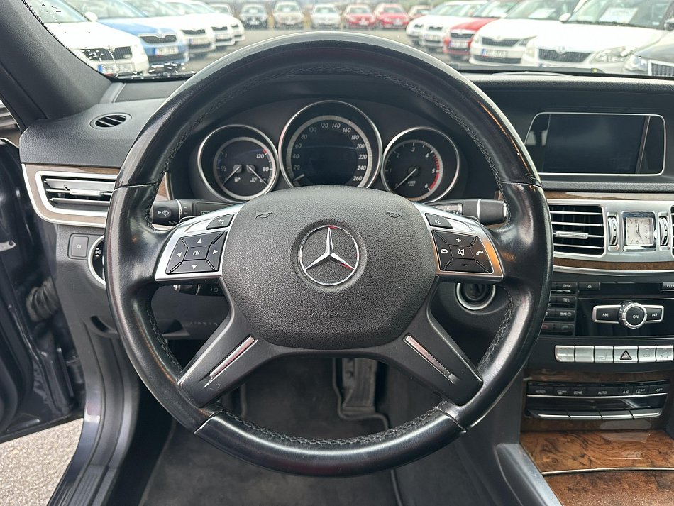Mercedes-Benz Třída E 2.2CDi 