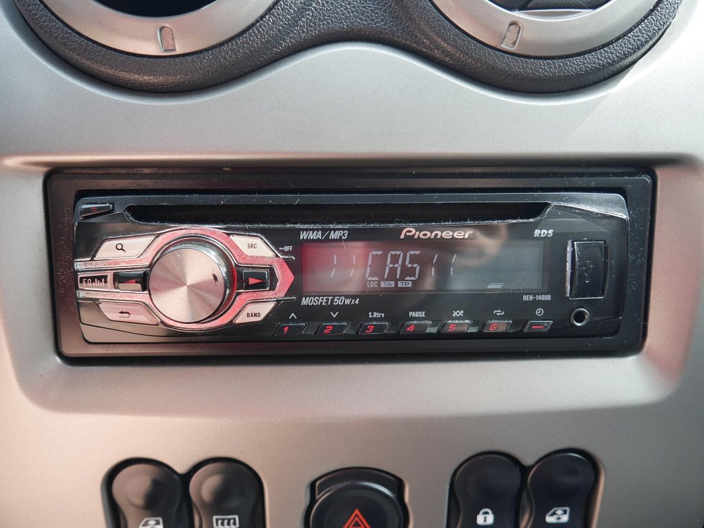 Dacia Sandero 1.6i 