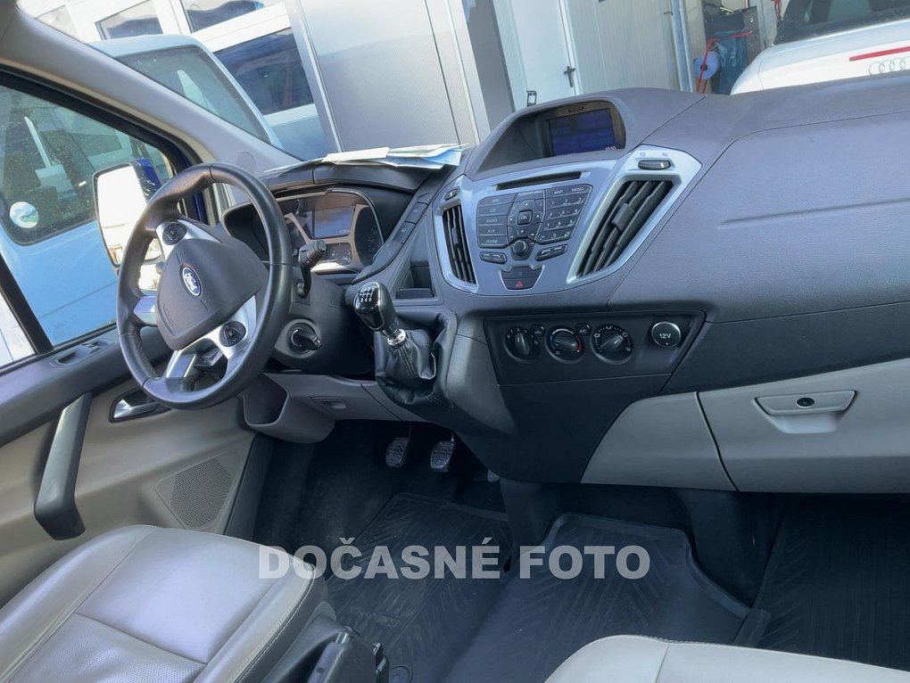 Ford Tourneo Custom 2.2TDCi Titanium L1H1