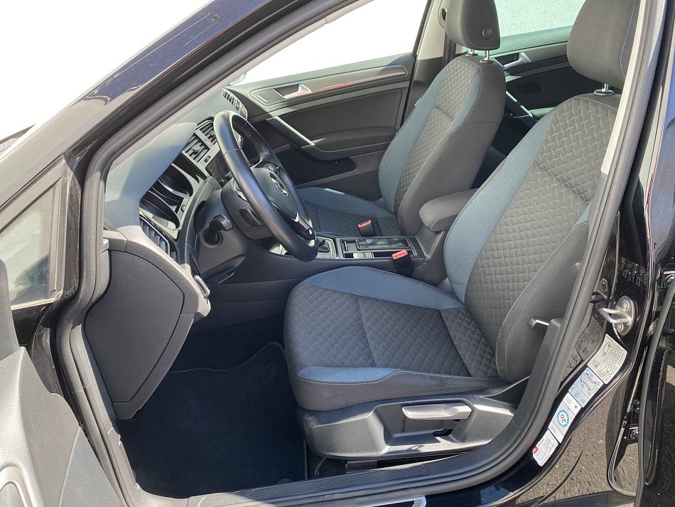 Volkswagen Golf 1.5 TSi IQ Drive