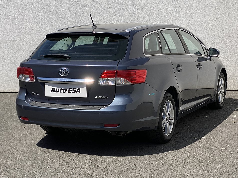 Toyota Avensis 1.8i 