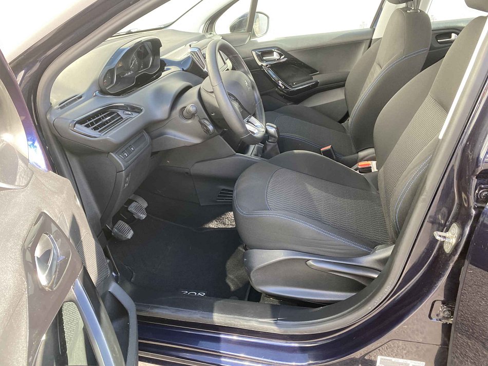 Peugeot 208 1.2 PT Signature