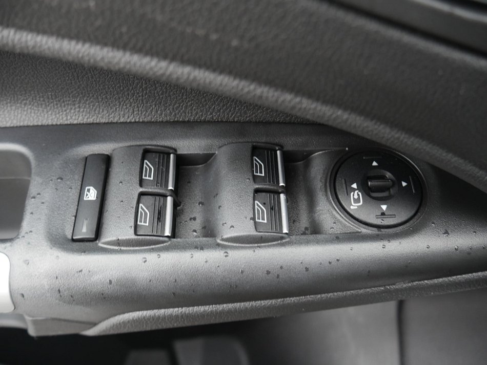 Ford Tourneo Connect 1.6TDCi Titanium MAXi 7míst