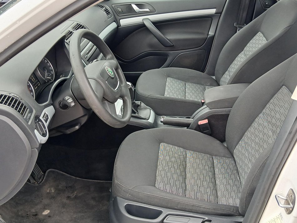 Škoda Octavia II 1.6 TDi Ambiente