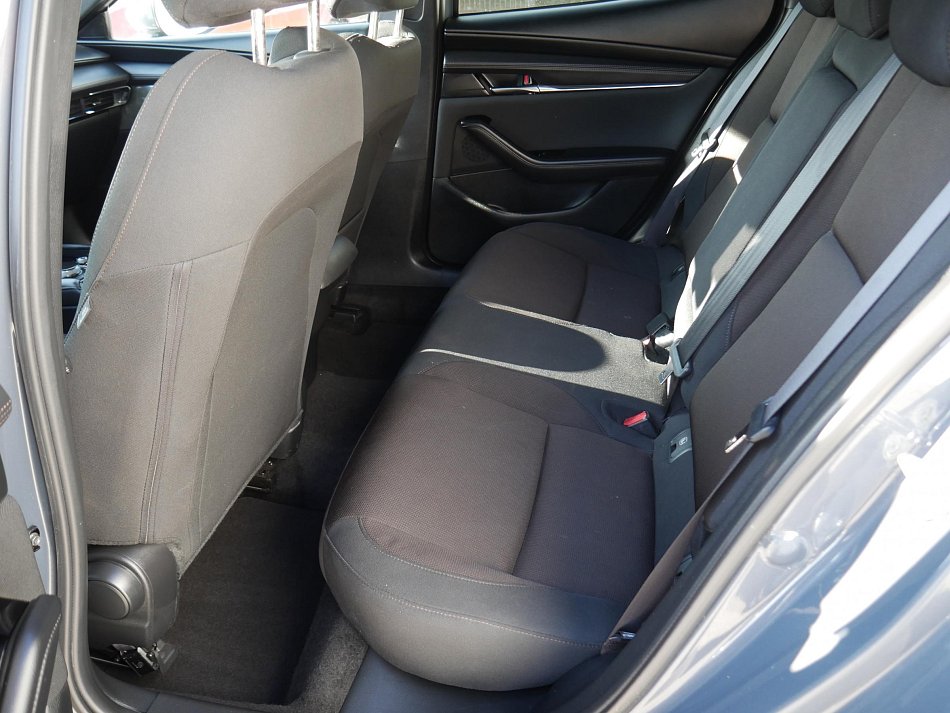 Mazda 3 2.0i 