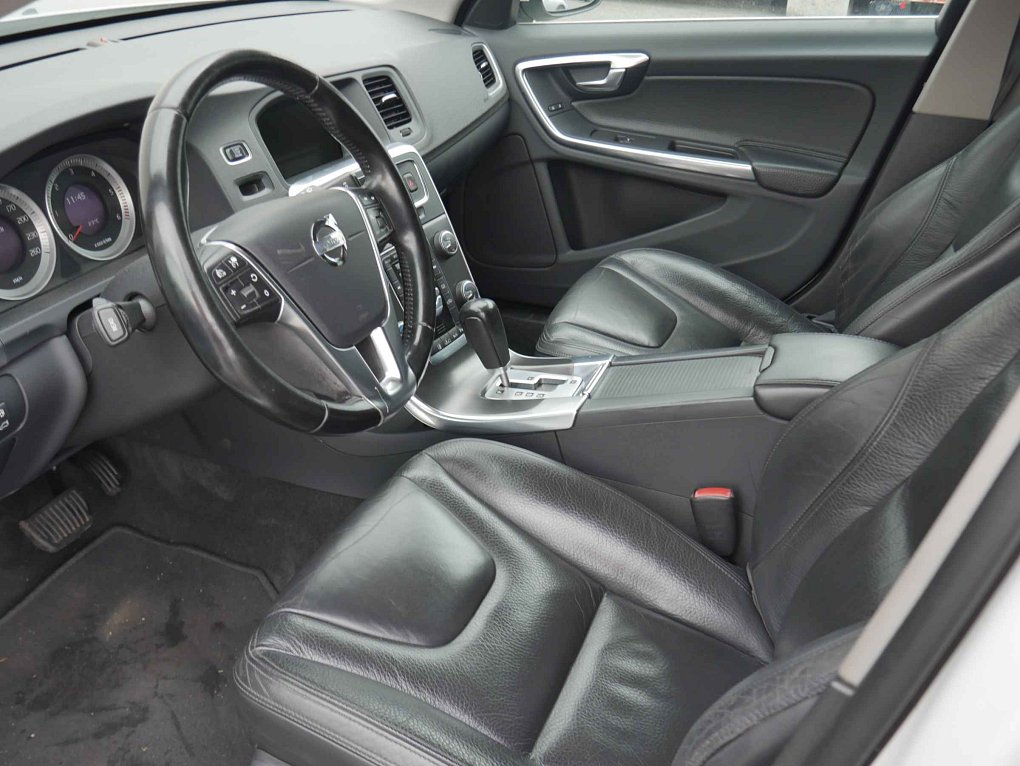 Volvo V60 2.0D 