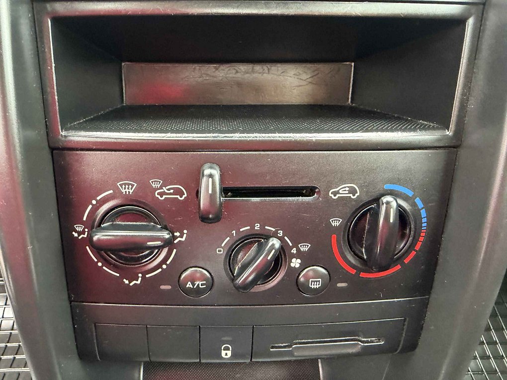 Peugeot 207 1.4i 