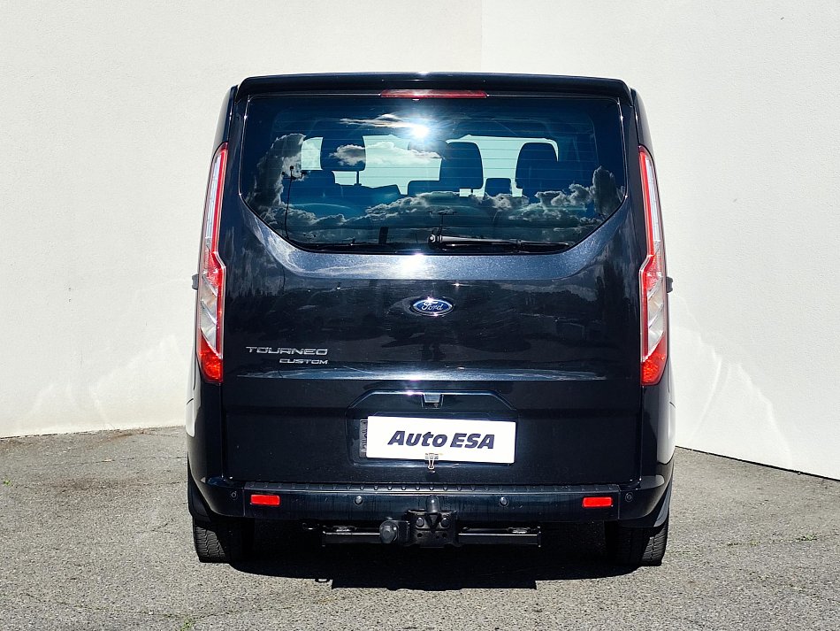 Ford Tourneo Custom 2.2TDCi Titanium 9míst