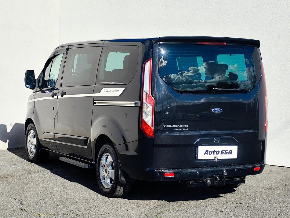 Ford Tourneo Custom 2.2TDCi Titanium 9míst