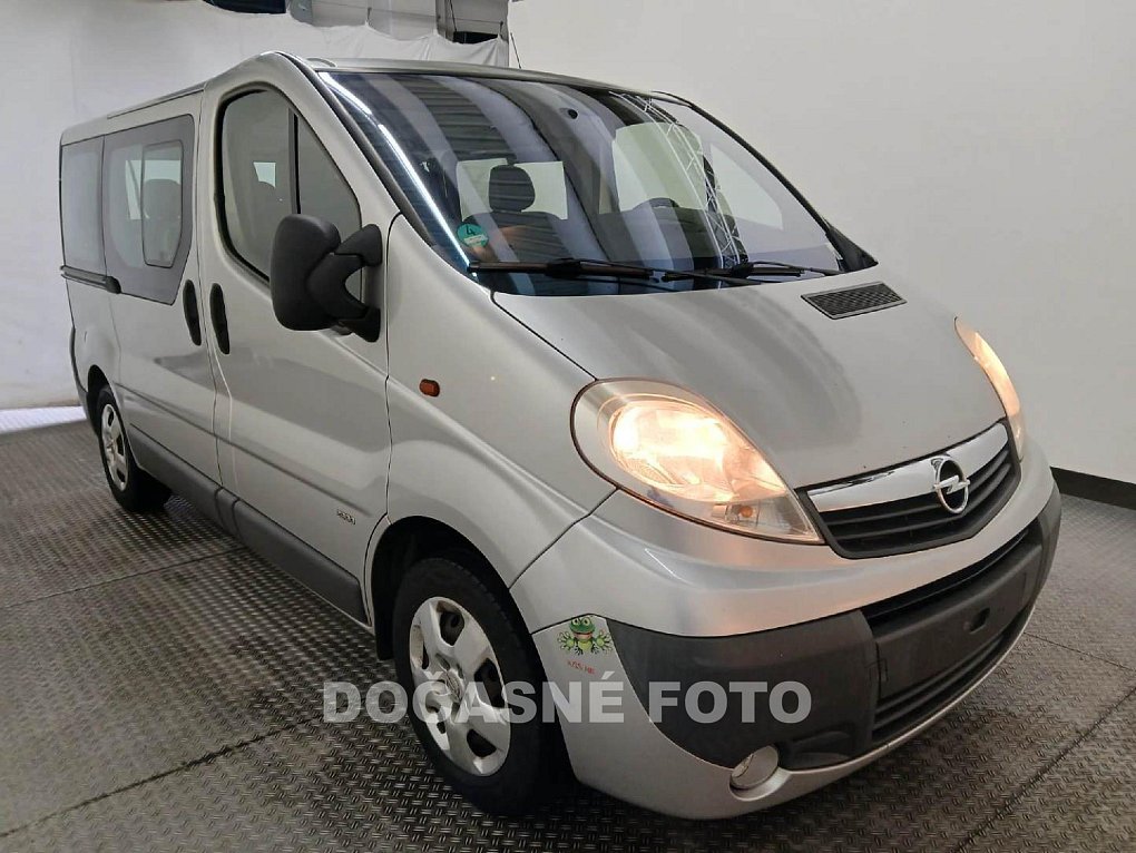 Opel Vivaro 2.0CDTi  9míst