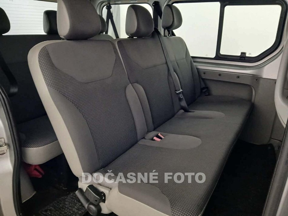Opel Vivaro 2.0CDTi  9míst