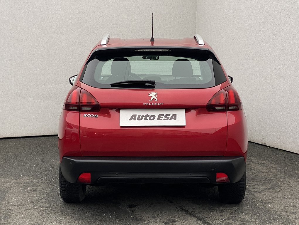 Peugeot 2008 1.2 PT 