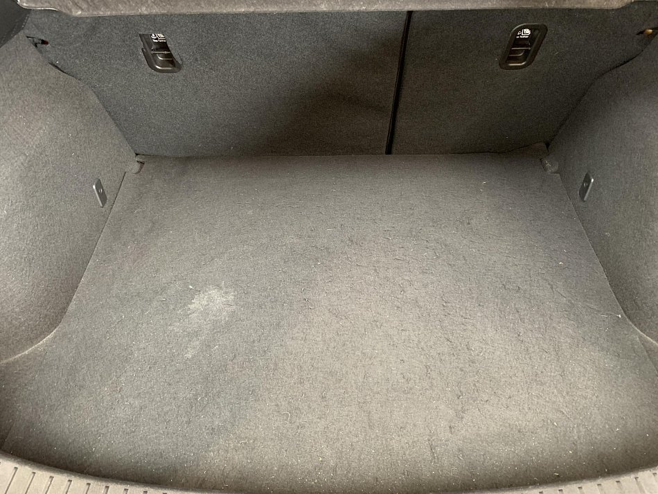 Mazda 3 2.0i Revolution