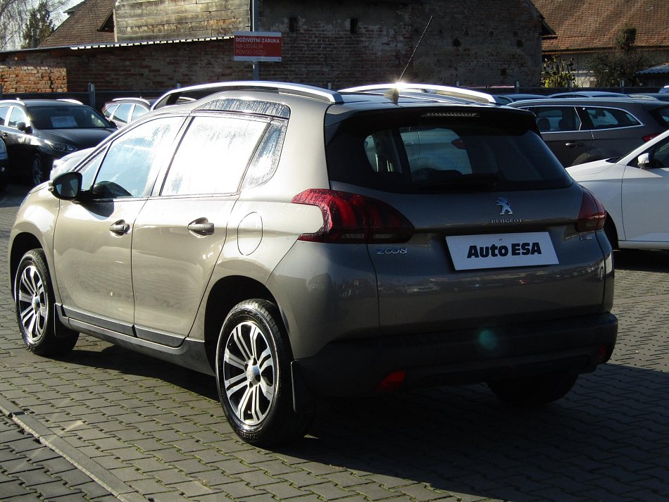 Peugeot 2008 1.2i 