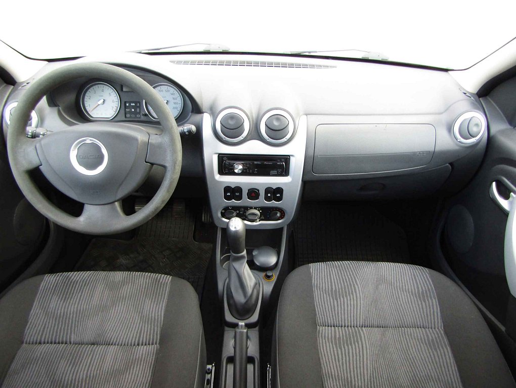 Dacia Logan 1.6i Arctica