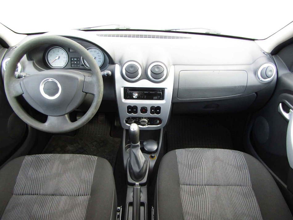 Dacia Logan 1.6i Arctica