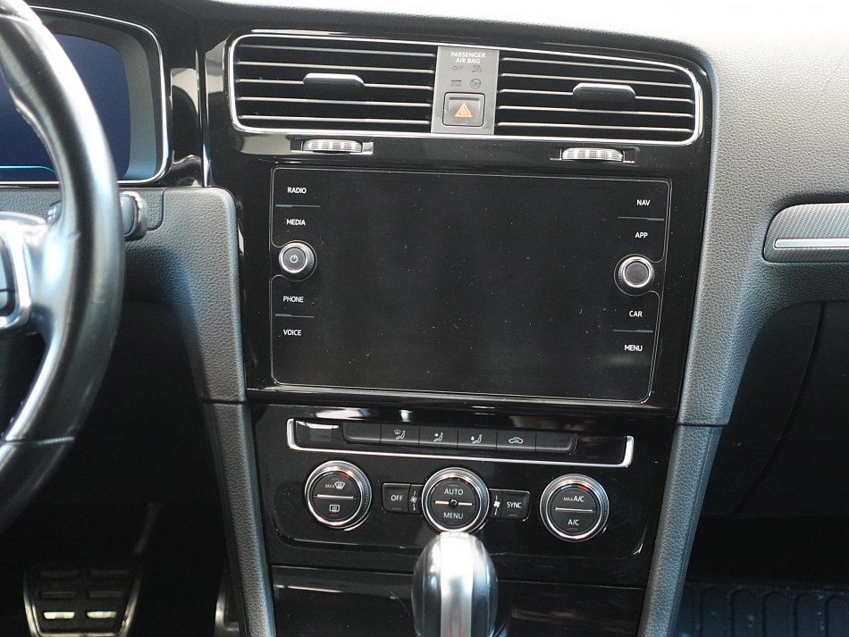 Volkswagen Golf 1.6 TDi R-Line