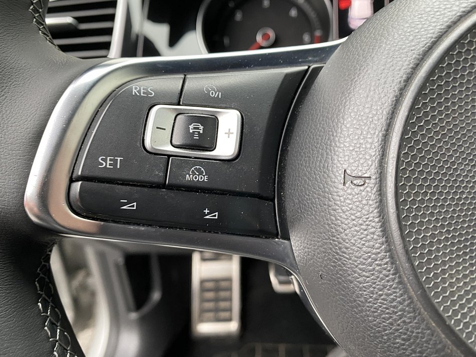 Volkswagen Golf 2.0 TDi GTD