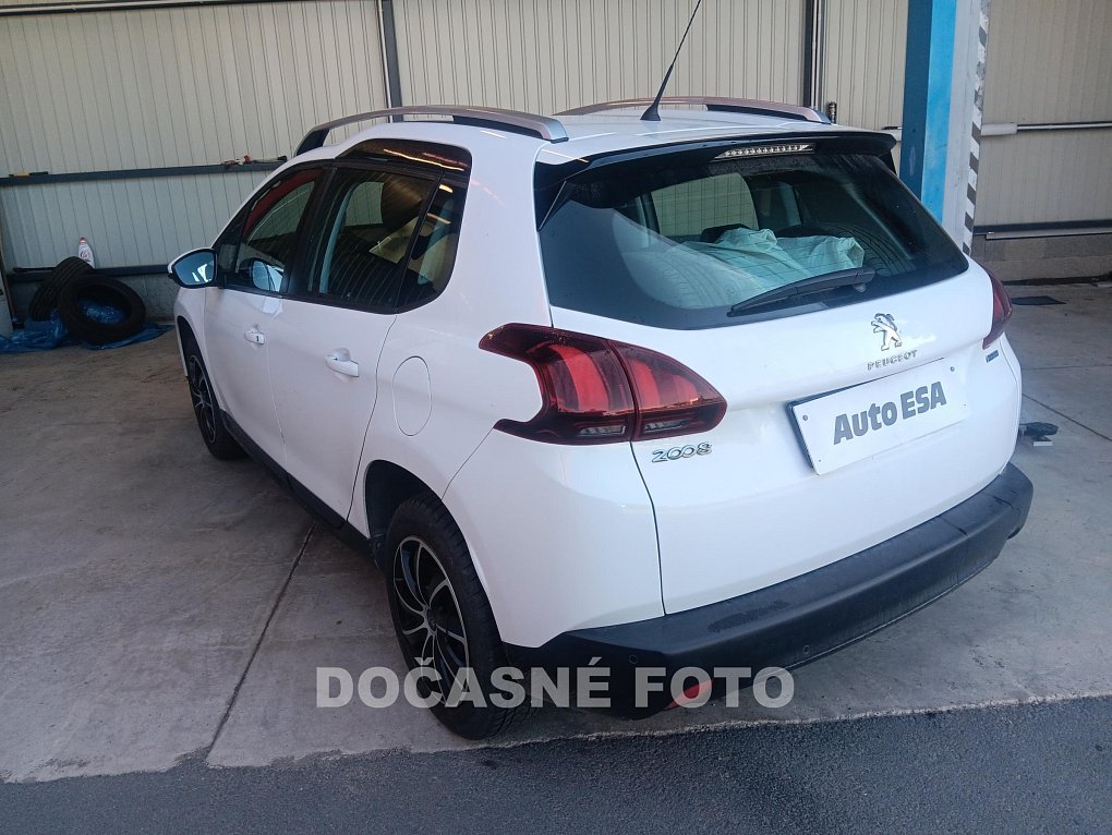 Peugeot 2008 1.2 PT 