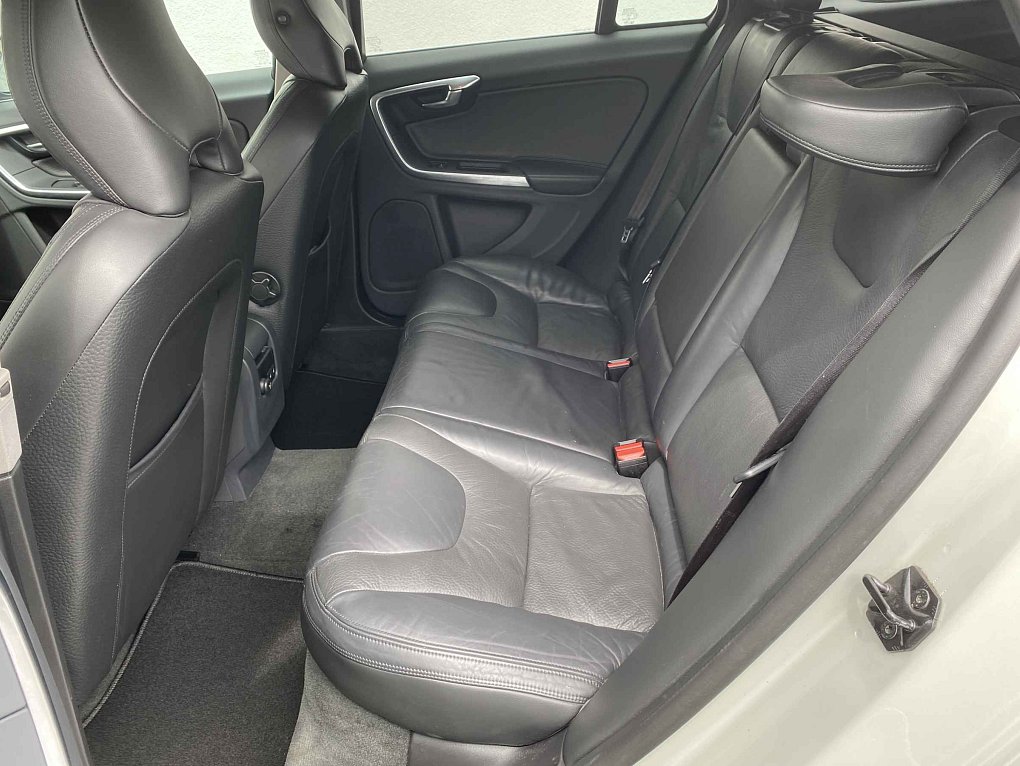 Volvo V60 2.4 D5  4x4