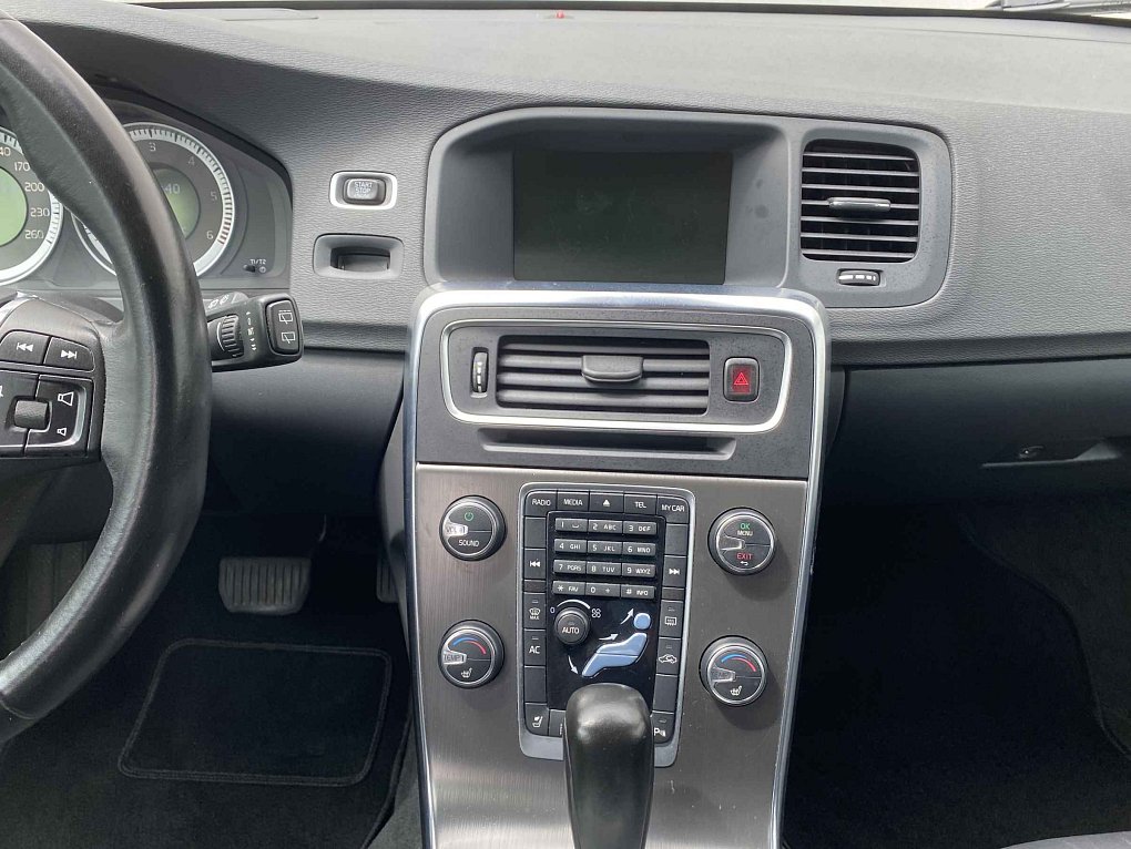 Volvo V60 2.4 D5  4x4