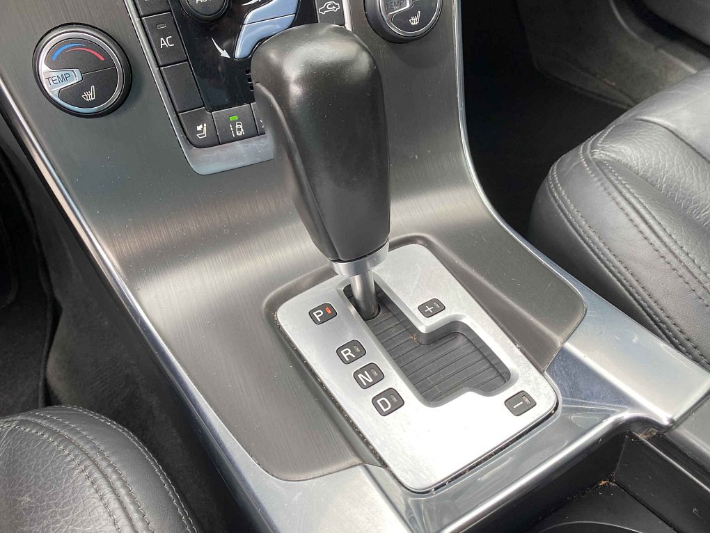 Volvo V60 2.4 D5  4x4