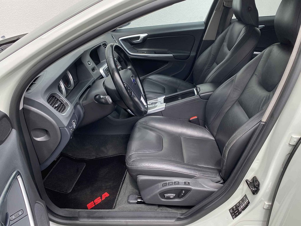 Volvo V60 2.4 D5  4x4