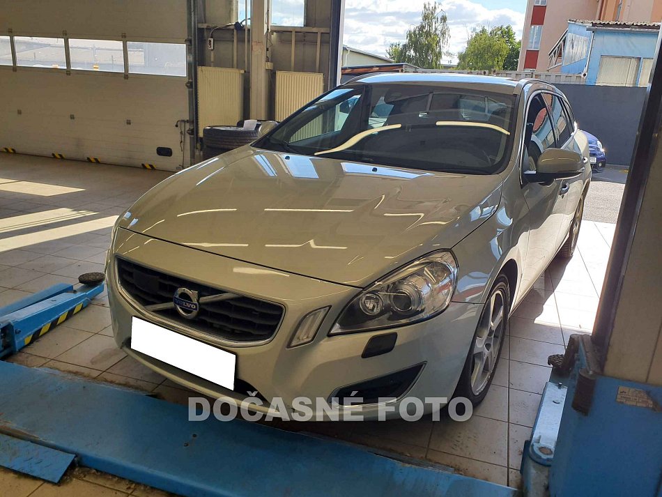 Volvo V60 2.4 D5 