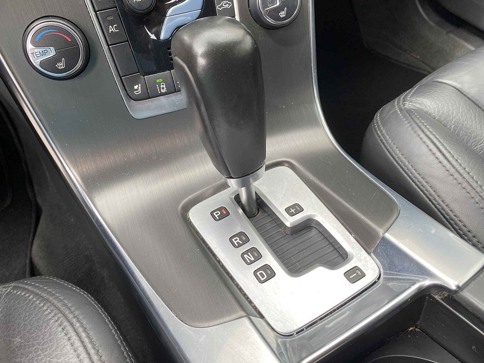 Volvo V60 2.4 D5  4x4