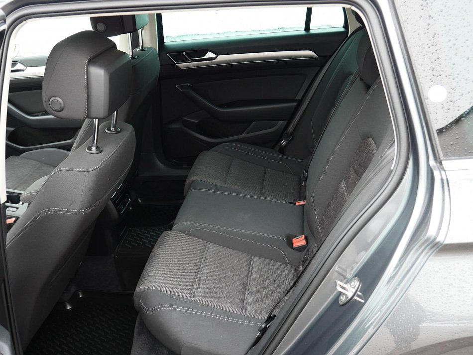 Volkswagen Passat 2.0 TDi 