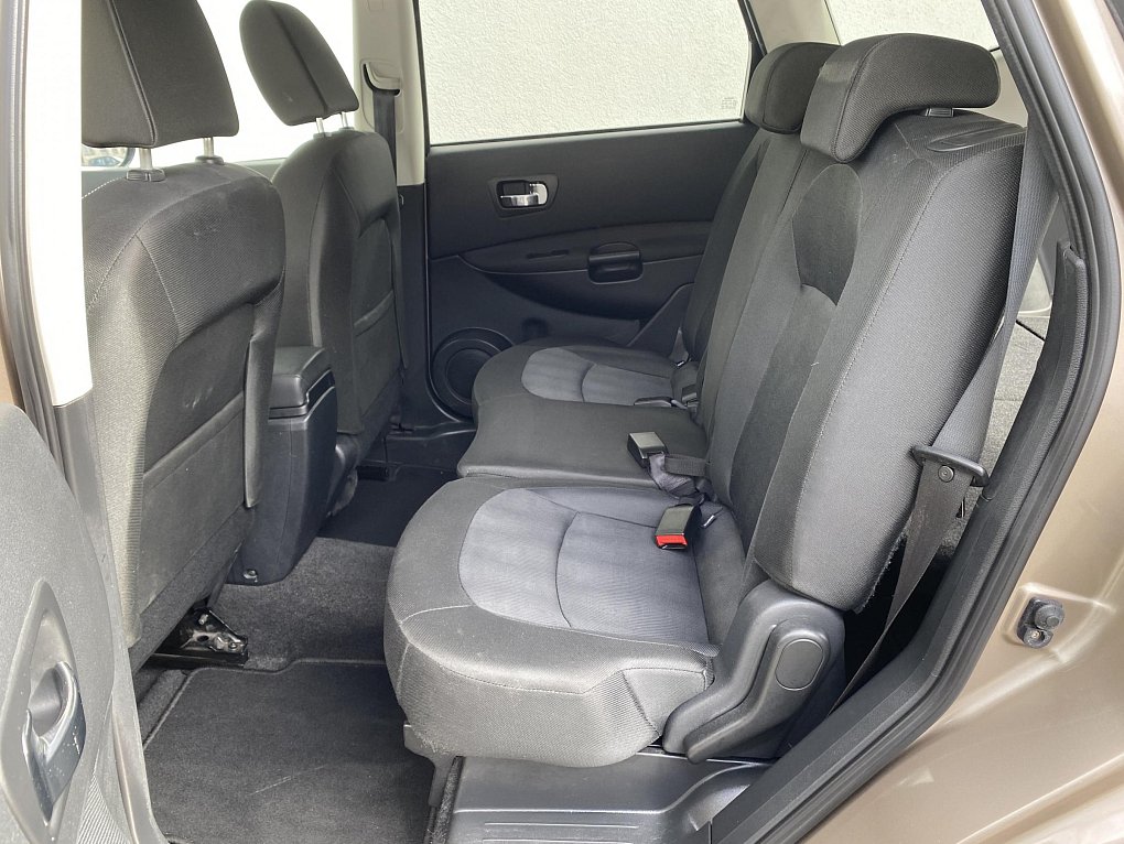 Nissan Qashqai 1.6i  7míst