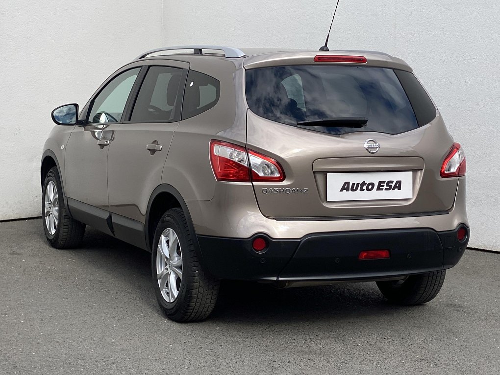 Nissan Qashqai 1.6i  7míst