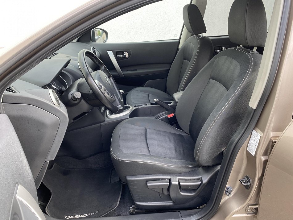 Nissan Qashqai 1.6i  7míst