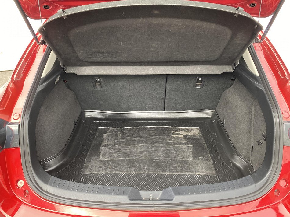 Mazda 3 2.0i 