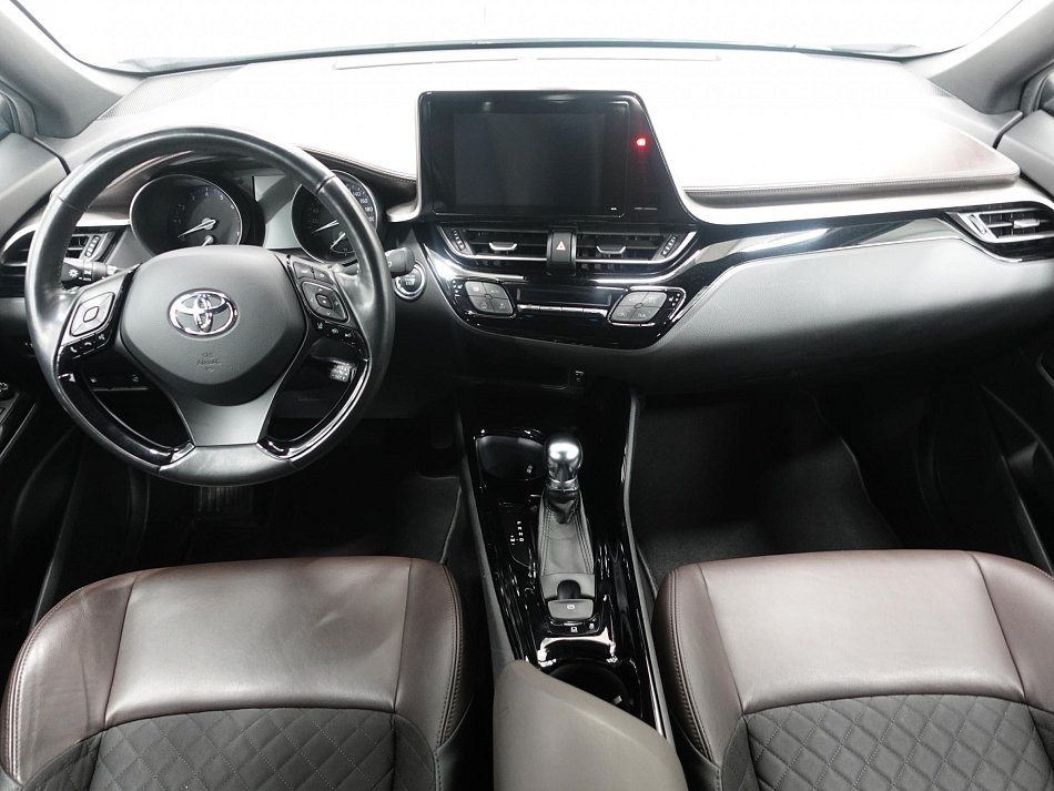 Toyota C-HR 1.2 T Executive 4x4