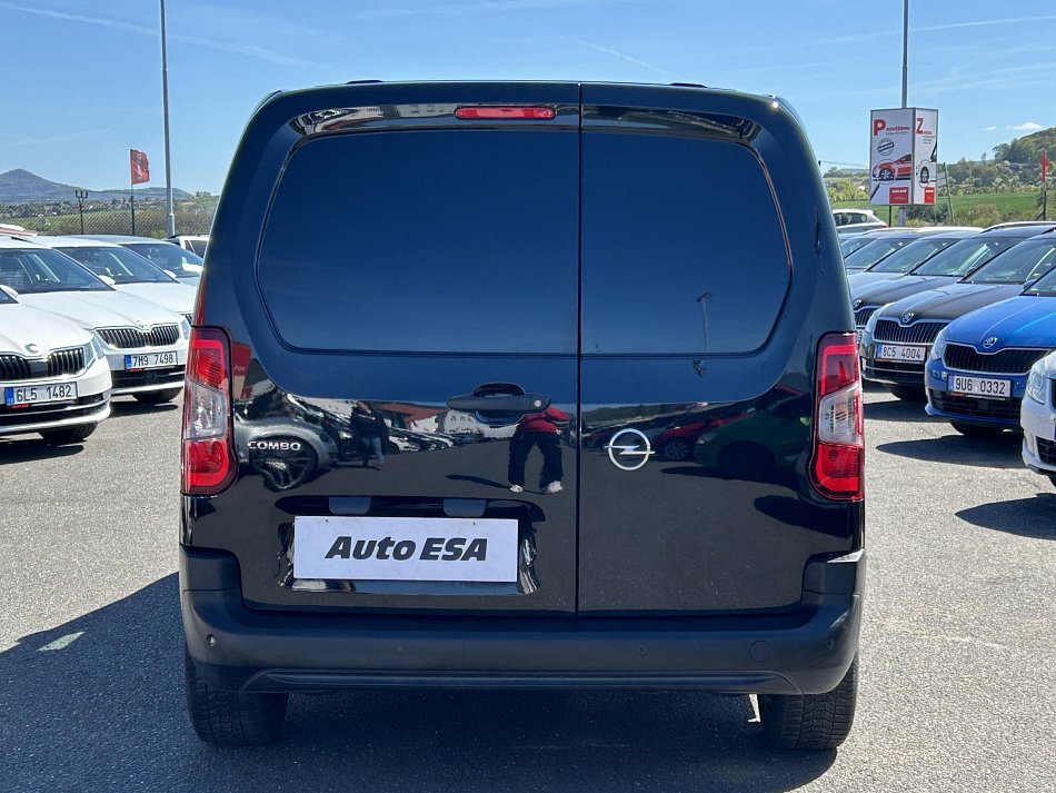 Opel Combo 1.2T 