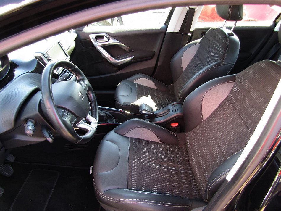 Peugeot 2008 1.2PT Allure