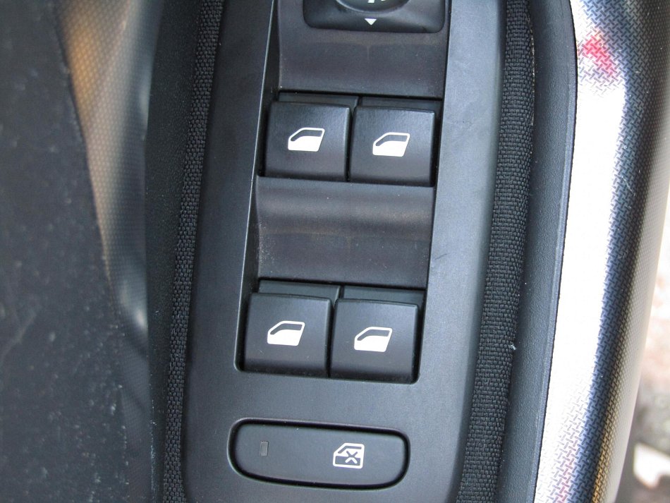 Peugeot 2008 1.2PT Allure