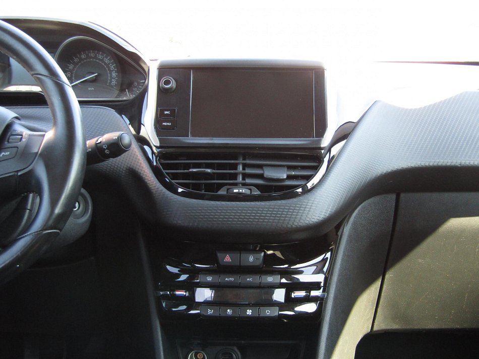 Peugeot 2008 1.2PT Allure