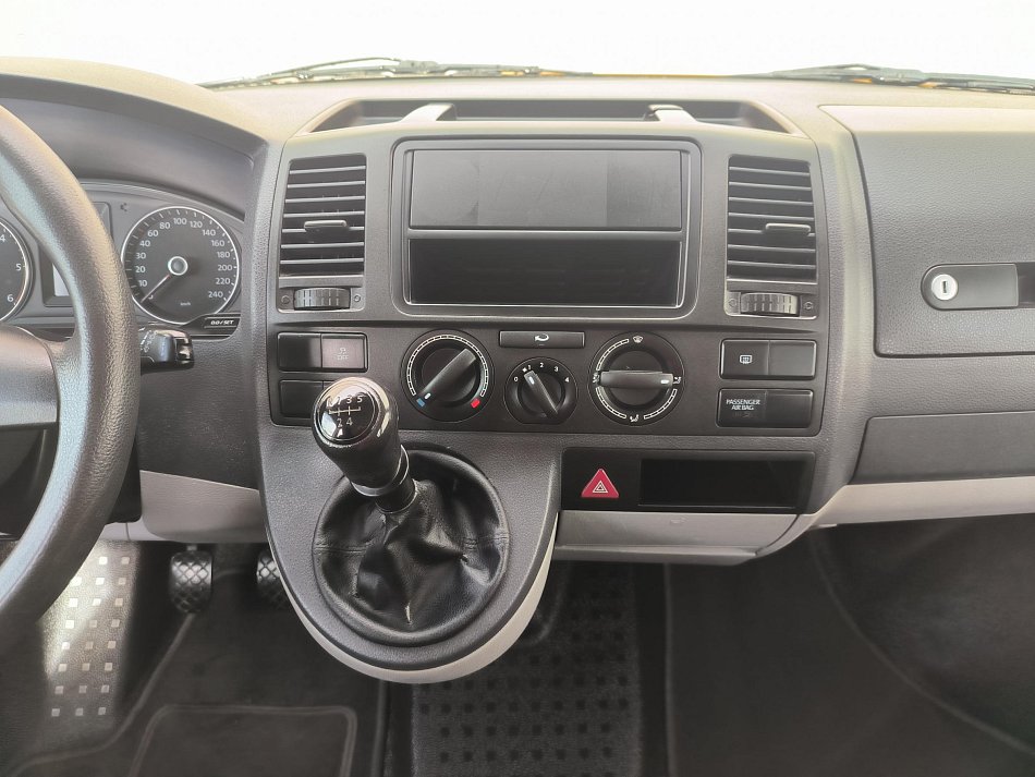 Volkswagen Transporter 2.0TDi  5míst