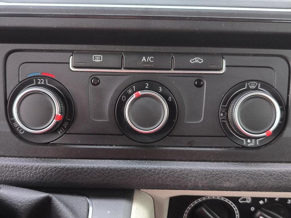 Volkswagen Transporter 2.0TDi  T6 9míst