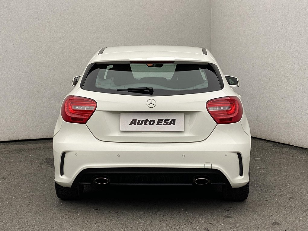 Mercedes-Benz Třída A 2.0 i  A250 AMG paket
