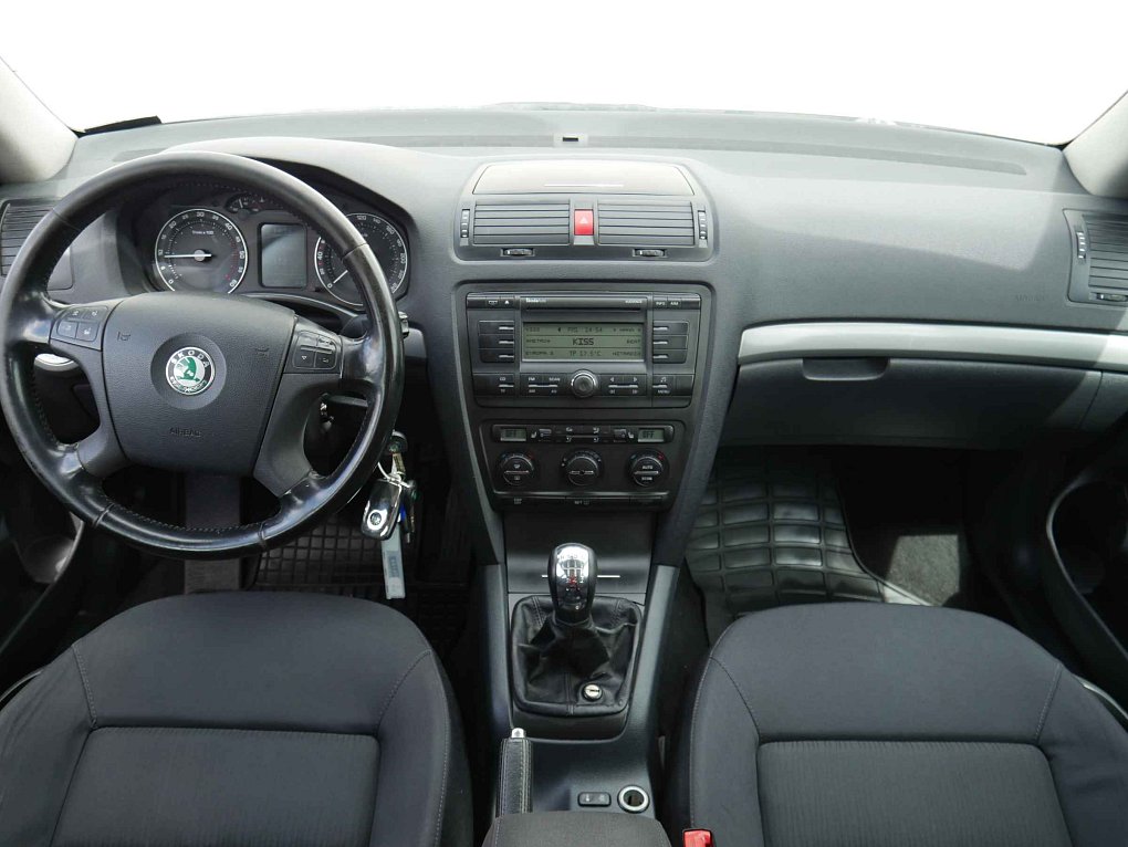 Škoda Octavia II 2.0TDi Elegance