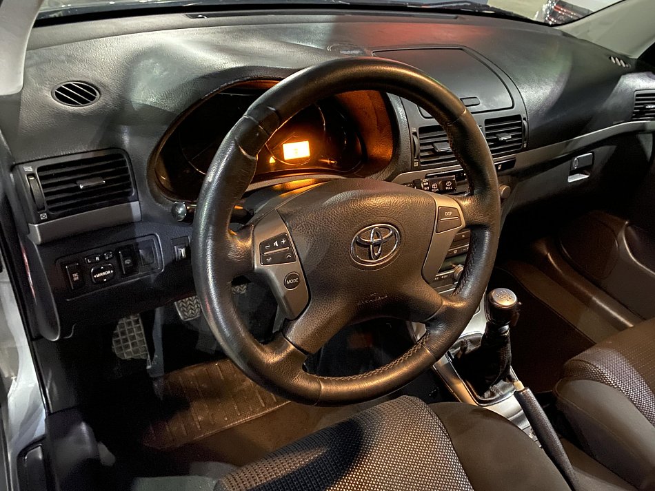 Toyota Avensis 2.0D-4D 